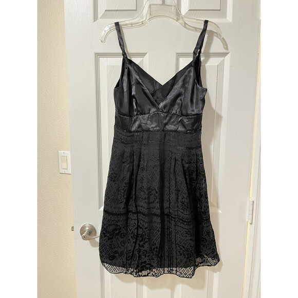 GUESS Floral Overlay Black V-Neck Sleeveless Beaded Dress Juniors Size 9 - Picture 1 of 12